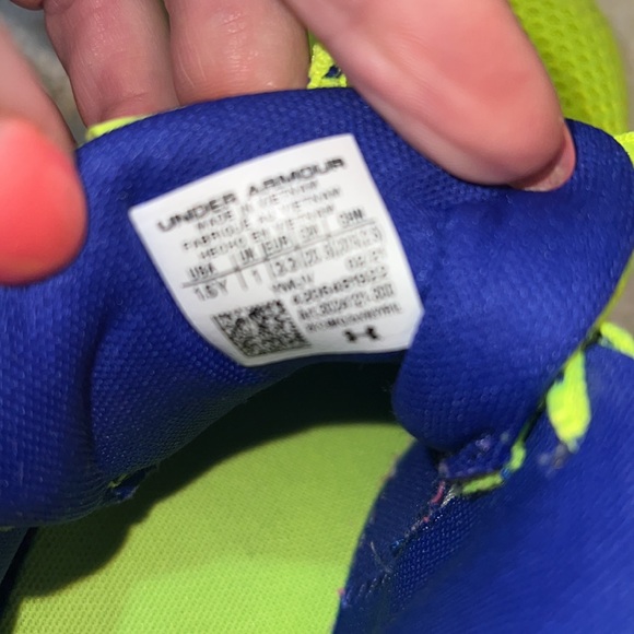 Under Armour  sneakers size 1.5 - Picture 4 of 4
